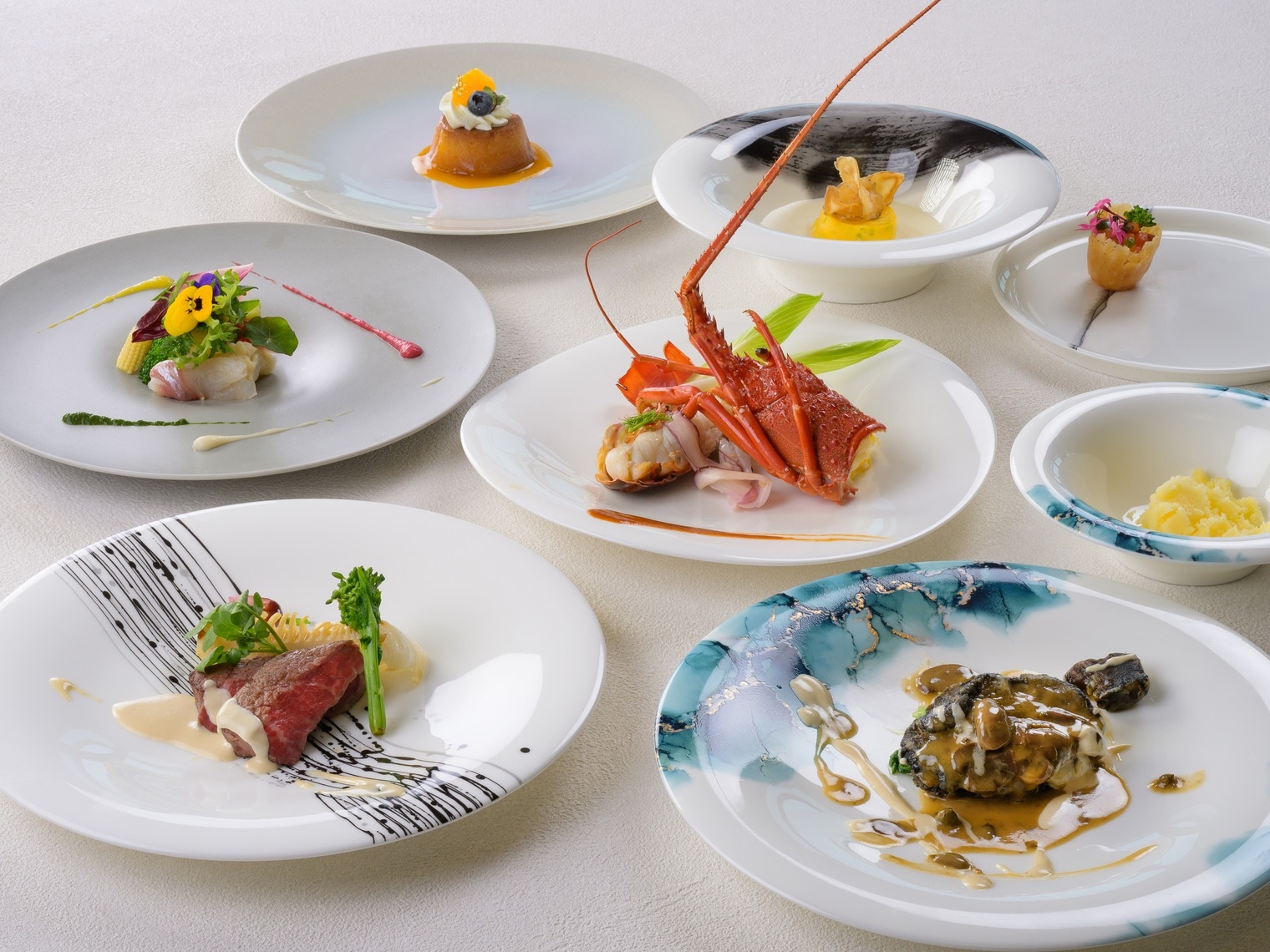 【ホテルシェフ自慢のご夕食】 三重の三大味覚「伊勢海老・鮑・和牛」付　特選フレンチコース