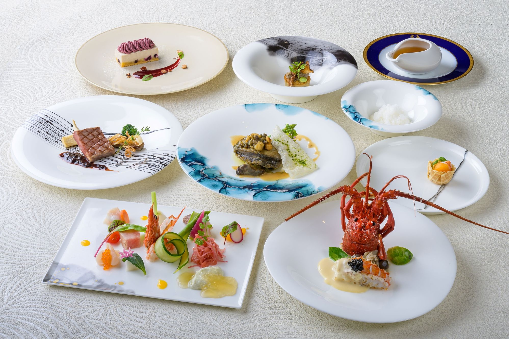 【ホテルシェフ自慢のご夕食】 三重の三大味覚「伊勢海老・鮑・和牛」付　特選フレンチコース