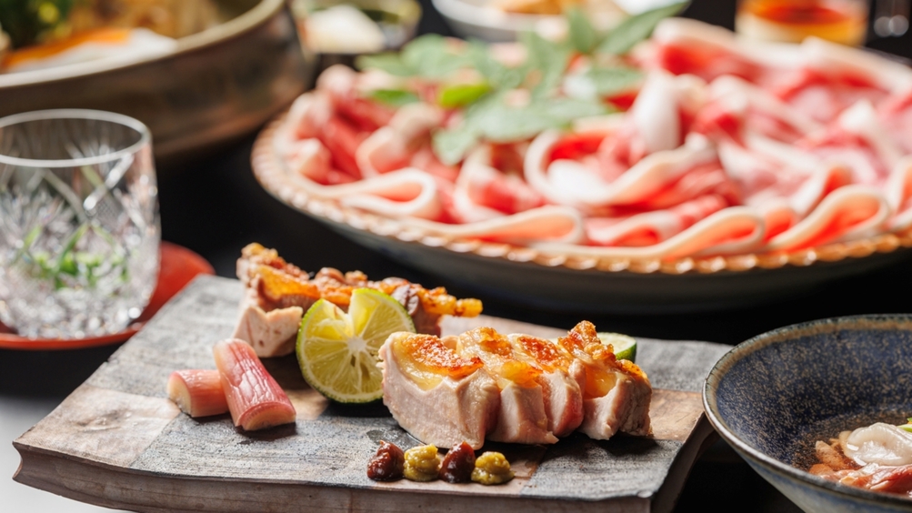 【3大天然ジビエ】月輪熊料理1品×キジ肉炭火焼き1品×最上肉ロースぼたん鍋〜食べ比べプラン