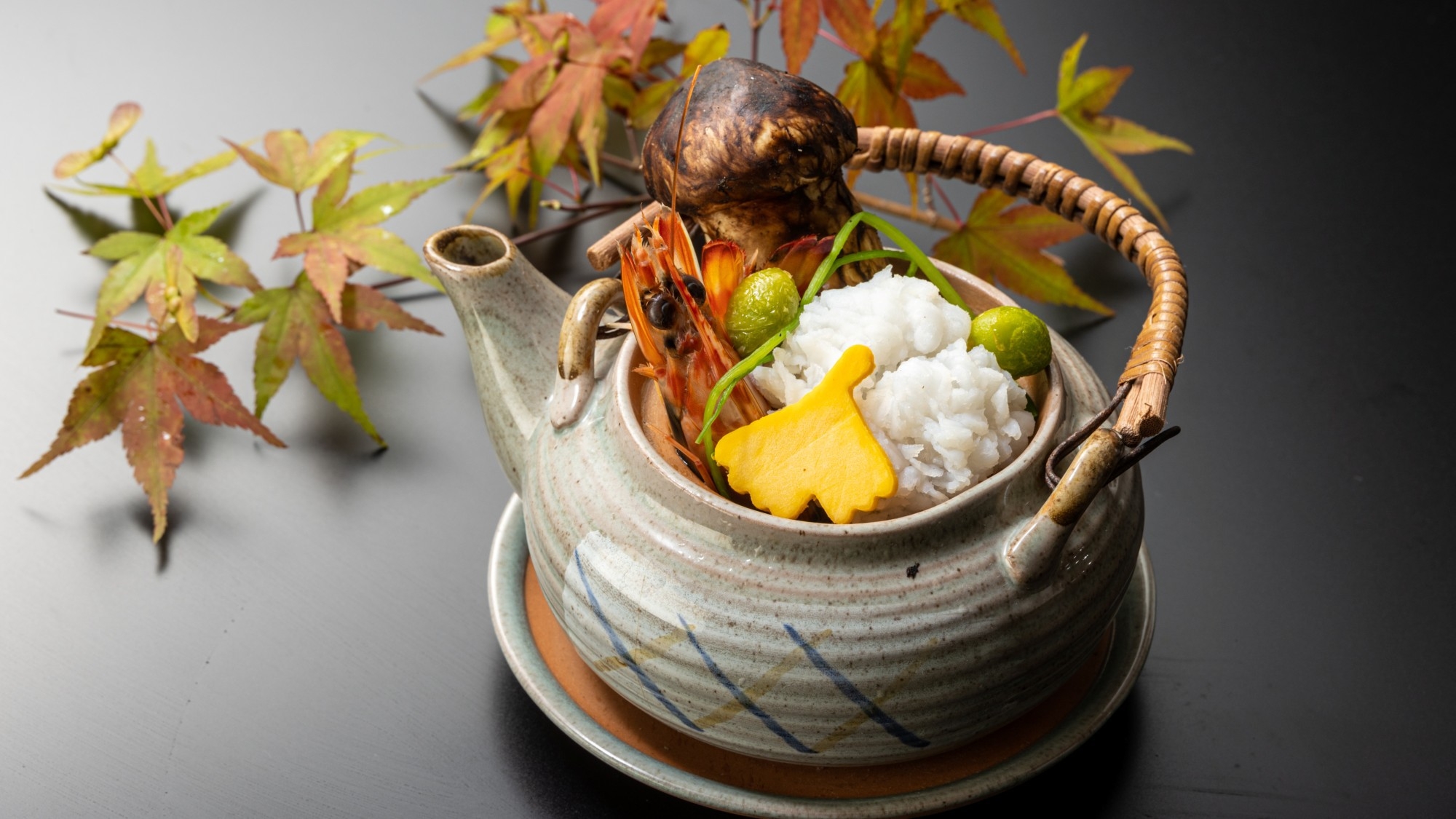 【秋の極上美食】全品国産松茸使用！天然松茸×篠山牛すき焼きが主役〜焼き・揚げ・蒸し〜松茸尽くし会席