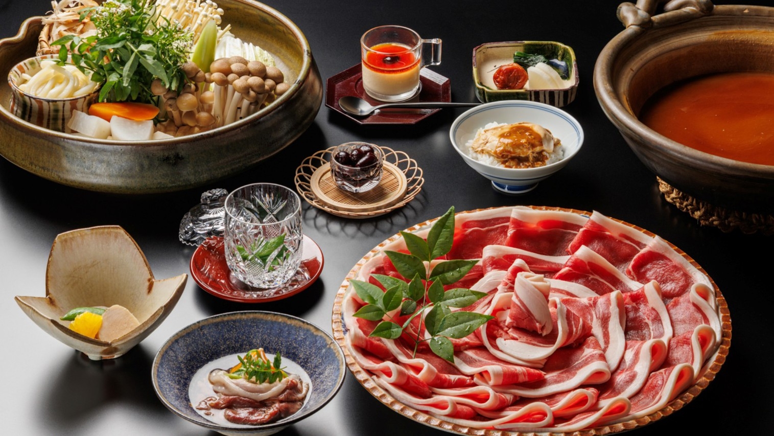 【2大ジビエ】天然熊肉の月輪熊料理1品×丹波篠山産野菜と最上肉ロースぼたん鍋〜食べ比べプラン