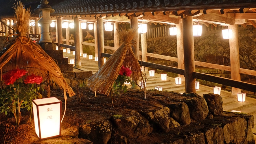 *【奈良・長谷寺の観音万燈会】清らかな光につつまれ、しあわせな一年を願う（12/31～1/3）