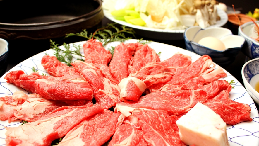 人気の和牛すき焼き鍋！ほどよくサシの入ったお肉は柔らかく旨味たっぷり( ´艸｀)★+゜