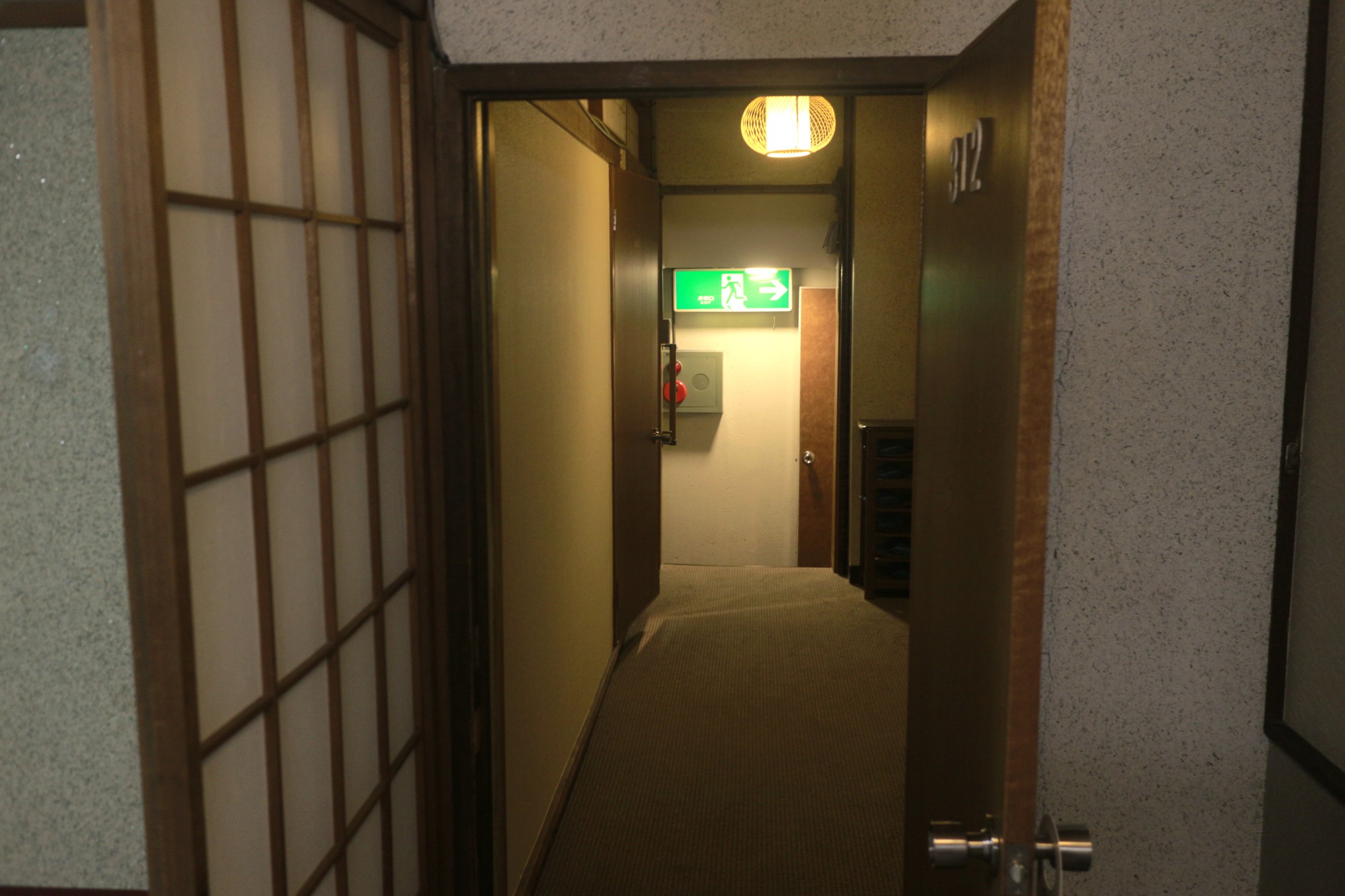 奥まった場所にある旧部屋です※訳あり※