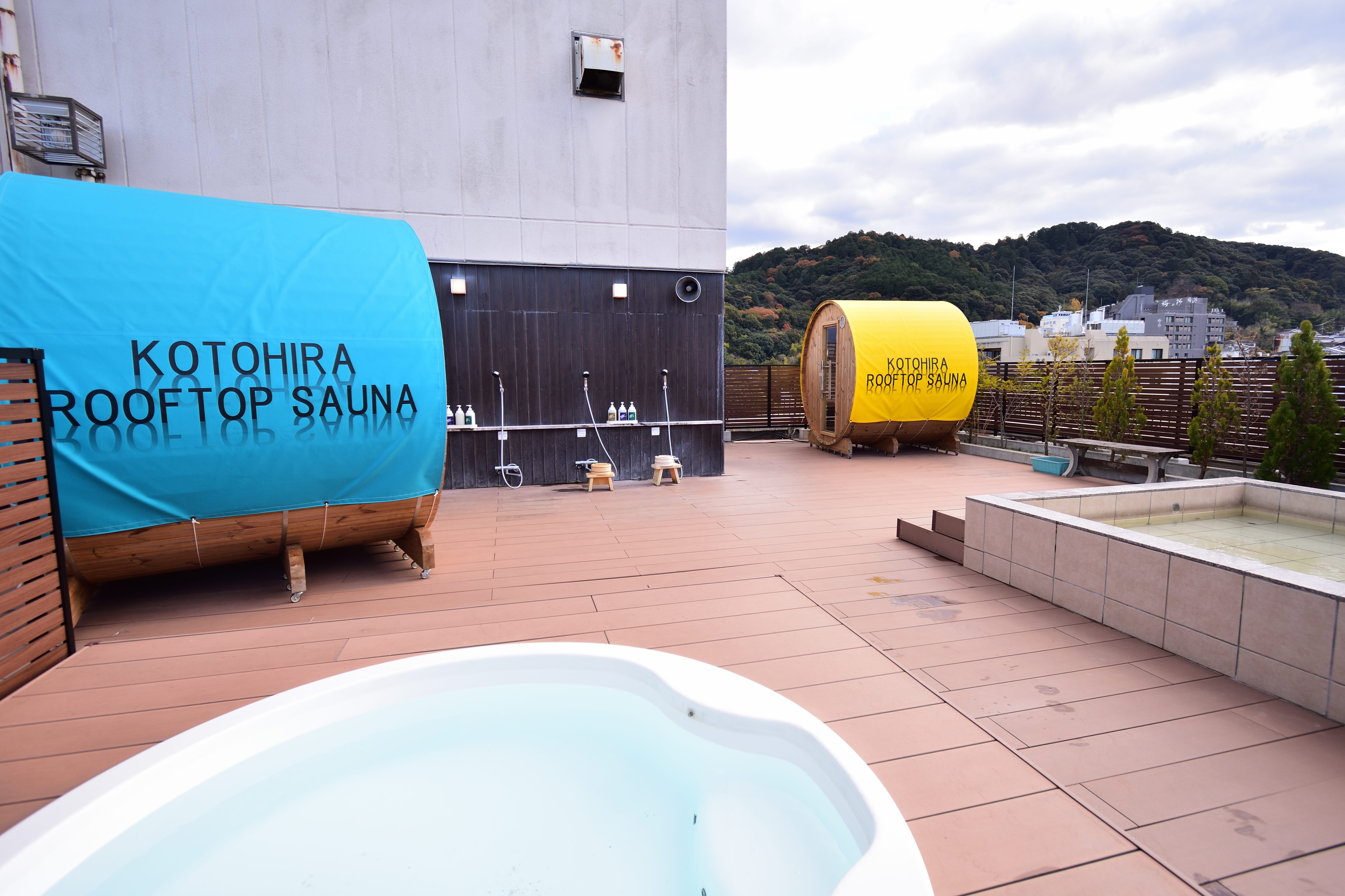 屋上バレルサウナ　露天風呂と一緒にお楽しみ頂けます