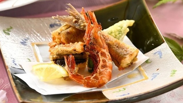 1泊2食【春の会席】夕食は旬の魚介・味覚を使った一番人気！「能登の里海会席」