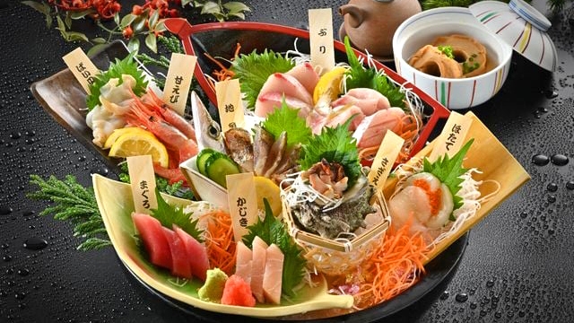 【お刺身好き限定・1泊2食付】夕食はお造りの桶盛り＋ごはんコーナー（和洋ビュッフェの朝食付）