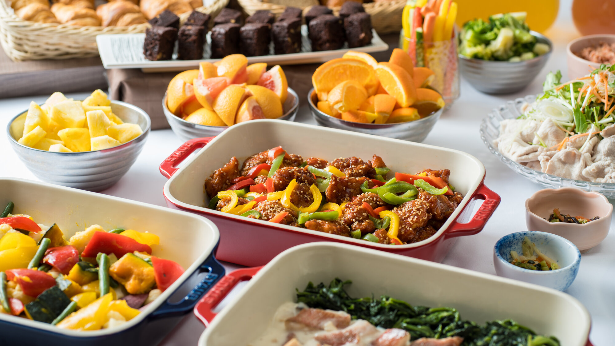 定番メニューの他、日替わりメニューや季節限定メニューもご提供しております。