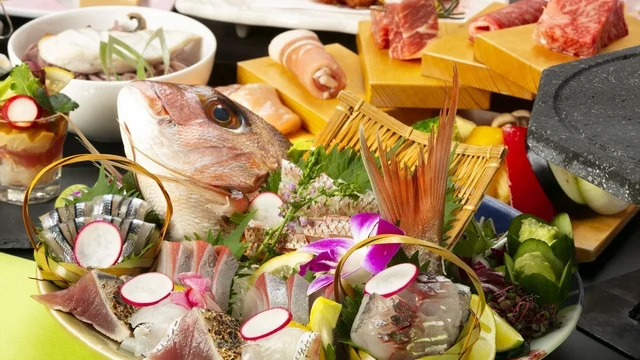 【季節の特別料理：春】桜鯛・初鰹造り盛りと薩摩三種肉溶岩焼き × ハーフビュッフェ