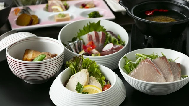 鹿児島　肉の饗宴「薩摩三種肉溶岩焼き」付きいぶすきたまて箱×ハーフビュッフェプラン（26/3/1〜）