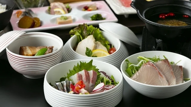 鹿児島黒牛溶岩焼きステーキ付きいぶすきたまて箱×ハーフビュッフェプラン(2026/3/1〜)