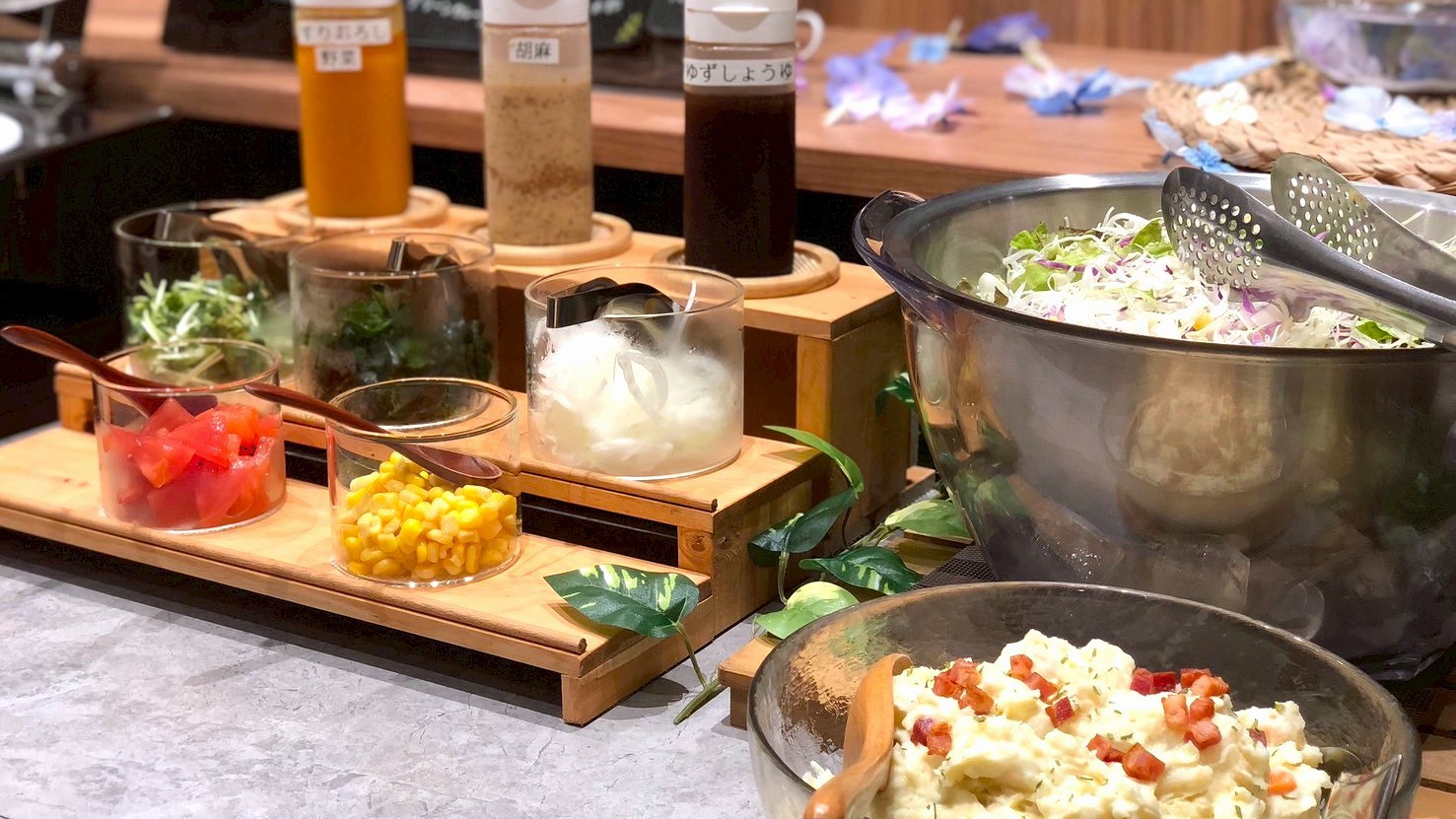 朝食バイキング:サラダ