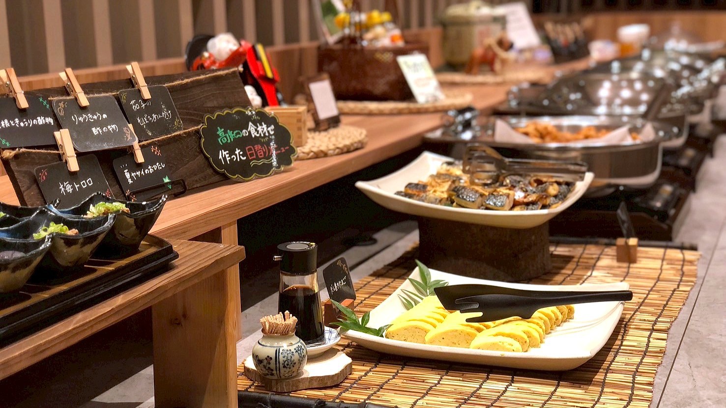 朝食バイキング:和食中心のバイキングをご用意しております。