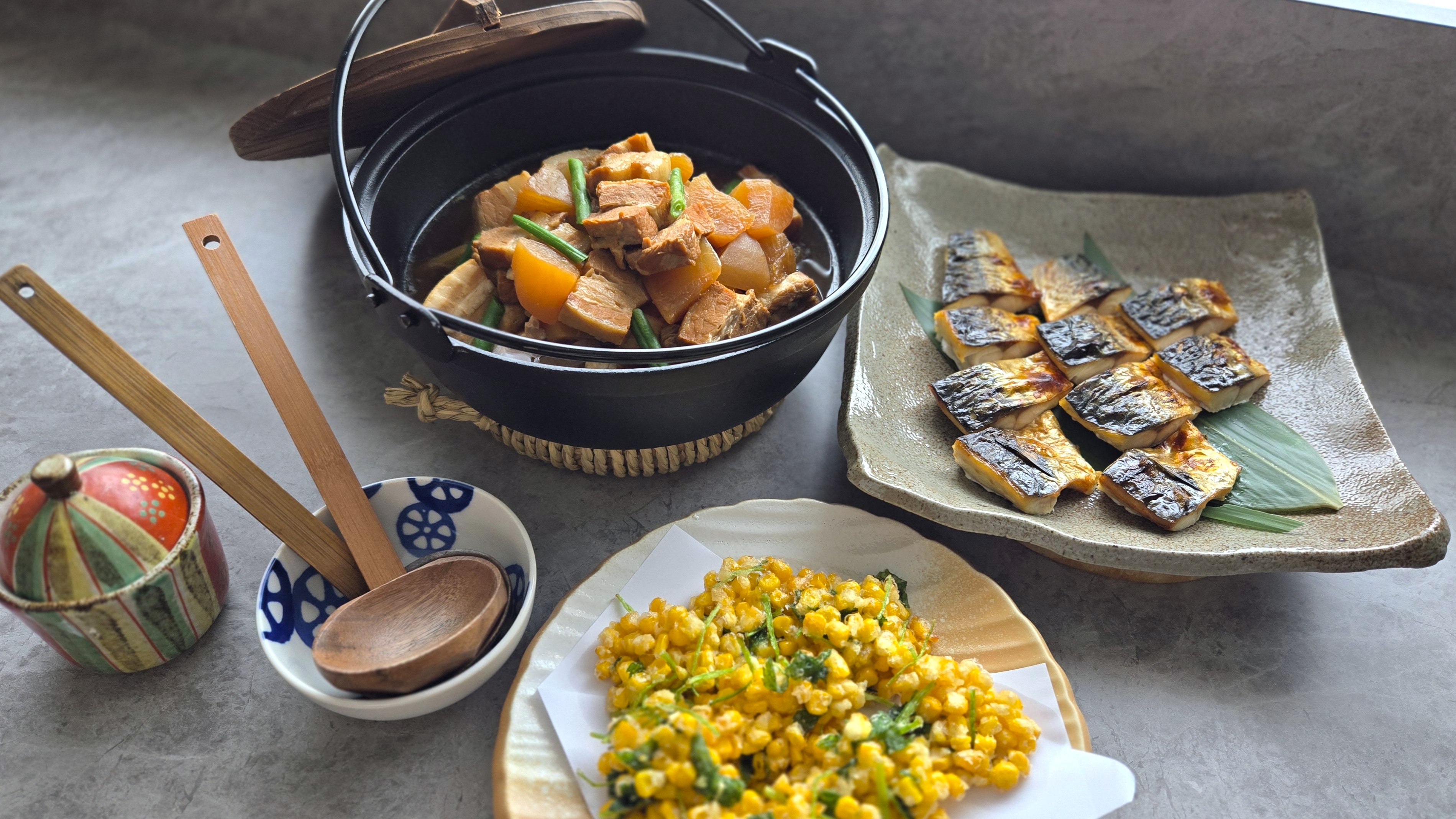 朝食バイキング：じっくり煮込んだ牛すじ煮込みなど♪