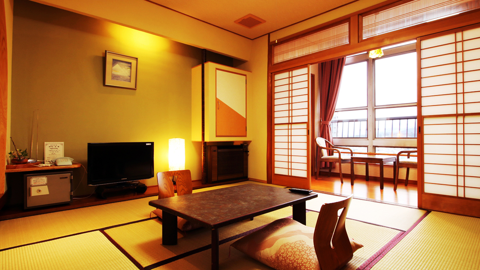 特別室（夕映）最上階のお部屋から、摺上川、飯坂温泉街の眺望をお楽しみください