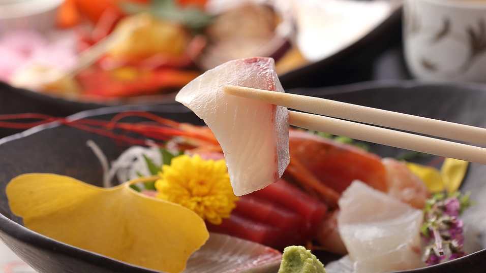 【平日限定】1泊夕食・朝食なし◆夕食ゆったりお部屋食◆朝寝坊さんにうれしい♪のんびりお泊り