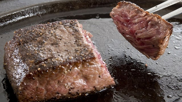 【シーサイドビュッフェ】牛カットステーキ