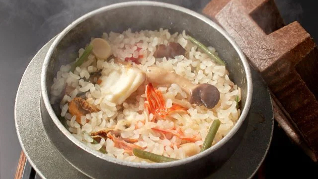 【シーサイドビュッフェ】自分で作るオリジナル釜飯