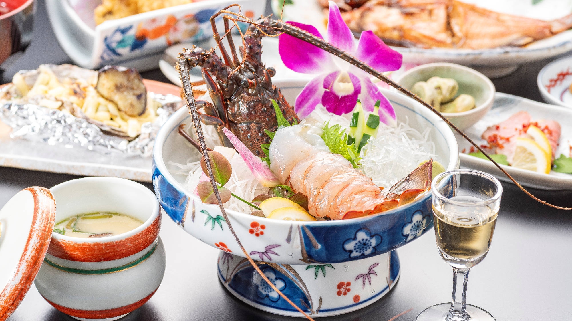 【夕食は贅沢に★昇鶴会席（グレードアップ会席）】記念日お祝いに！伊勢海老一尾付で海の幸をたっぷり堪能