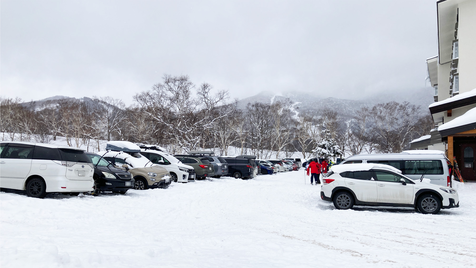 *駐車場は無料でご利用いただけます。（先着順）