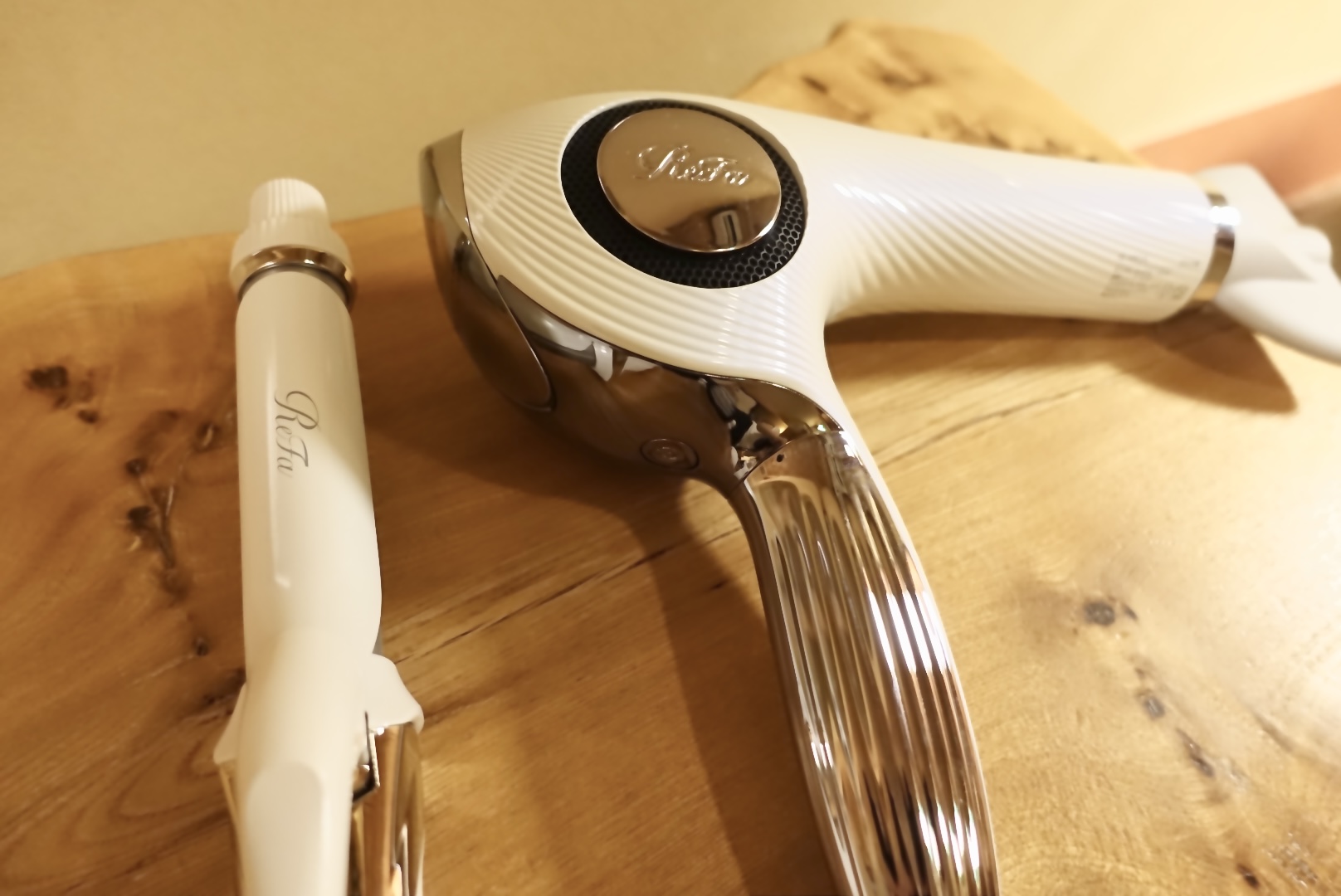 ReFaドライヤー＆ヘアアイロン(ストレート・カール)　Panasonicのnanoeも貸出中