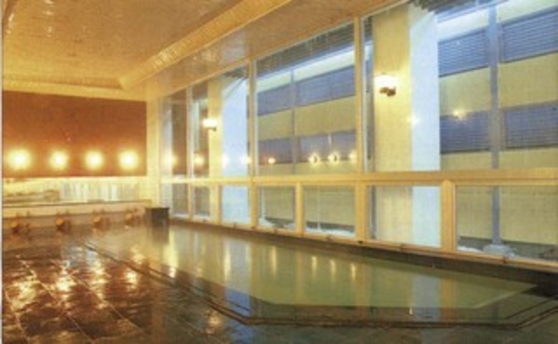 本館ホテル雄山の天然大浴場