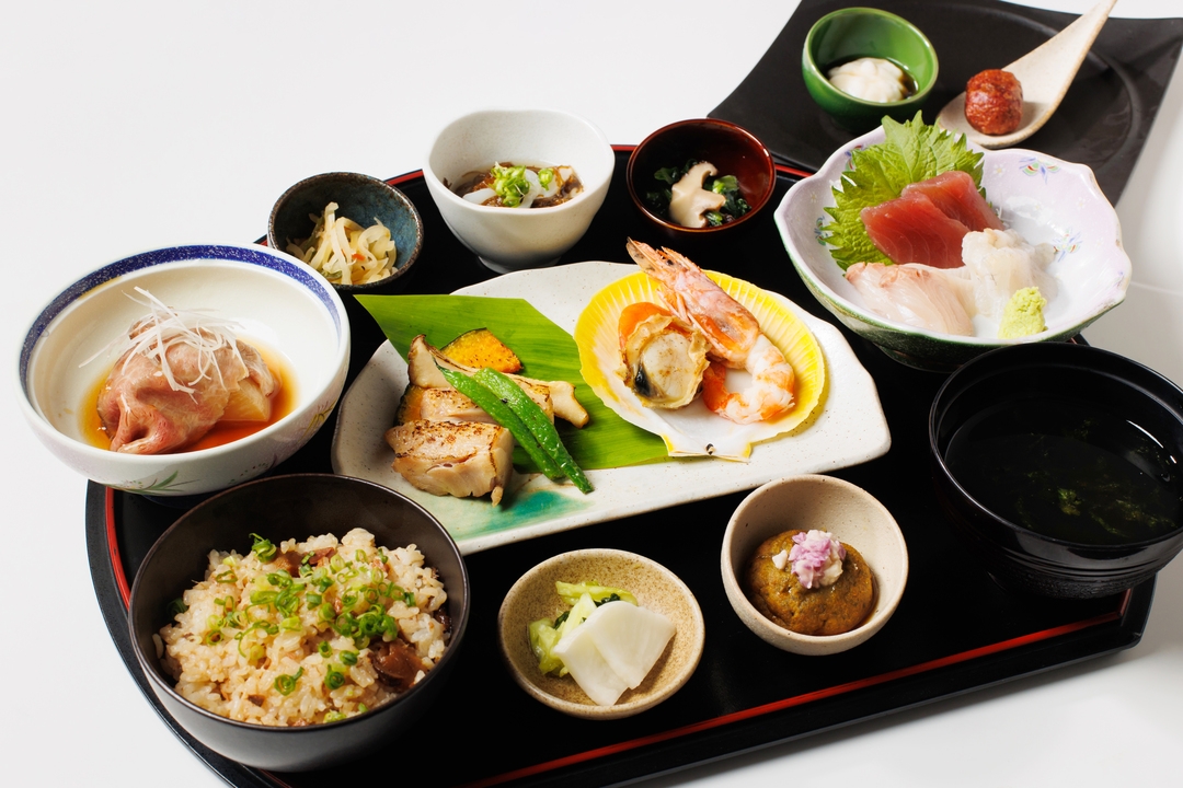 【90日以上前予約】季節の食材を楽しむ！和食/洋食から選べる夕食＆朝食付きプラン