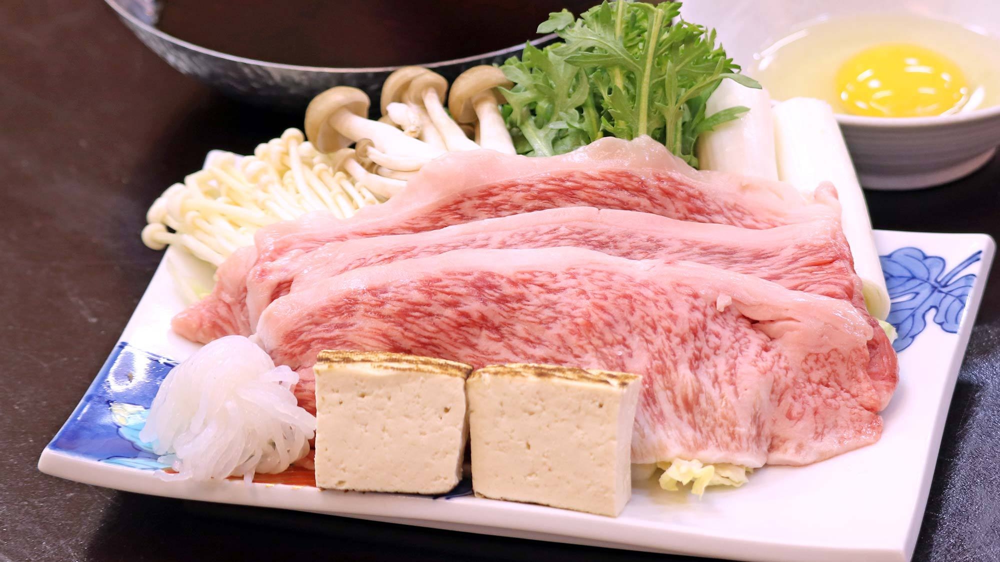 【期間限定】個室食をお約束〇国産牛すき焼き会席〇源泉かけ流しの温泉と姉妹館の湯めぐり