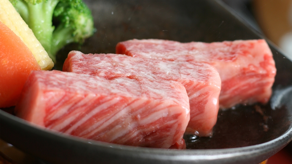 ［ダイニング］じゅわ〜と肉汁、とろける旨み！◆神戸牛たっぷり１２０ｇ鉄板焼会席　No:4111r