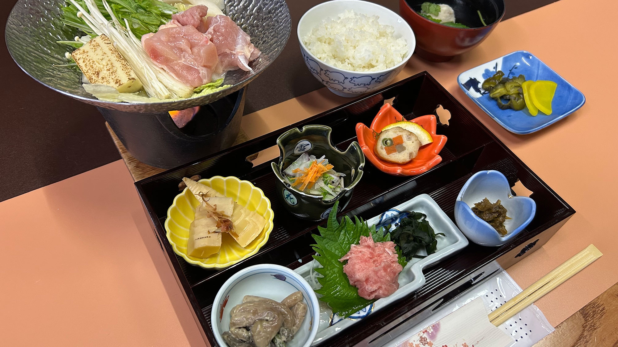 ＜1泊2食＞日替わり夕定食＆朝食弁当＆天然温泉★全室喫煙OK＆空気清浄機完備