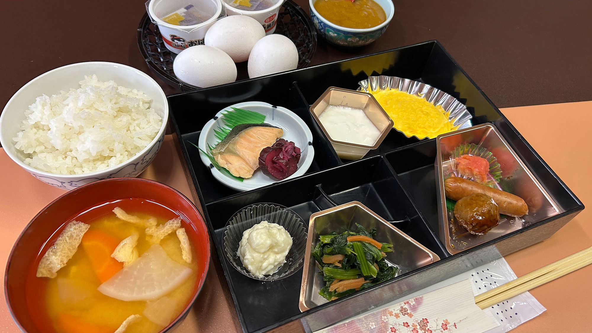 【楽天スーパーSALE】＜朝食付＞夜中も入れる天然温泉の大浴場★駐車場無料＆wi-fi★全室喫煙可