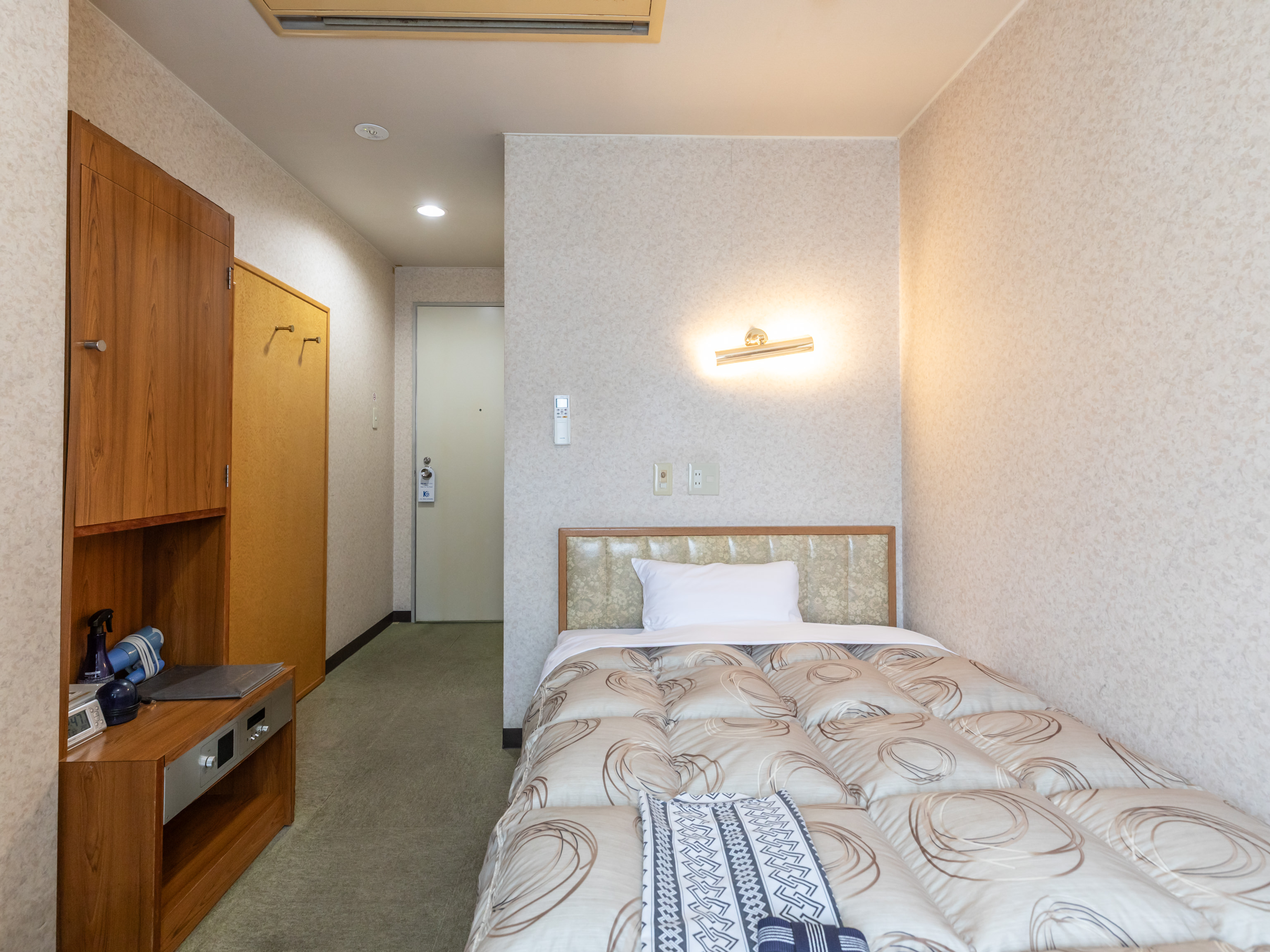 セミダブルルーム