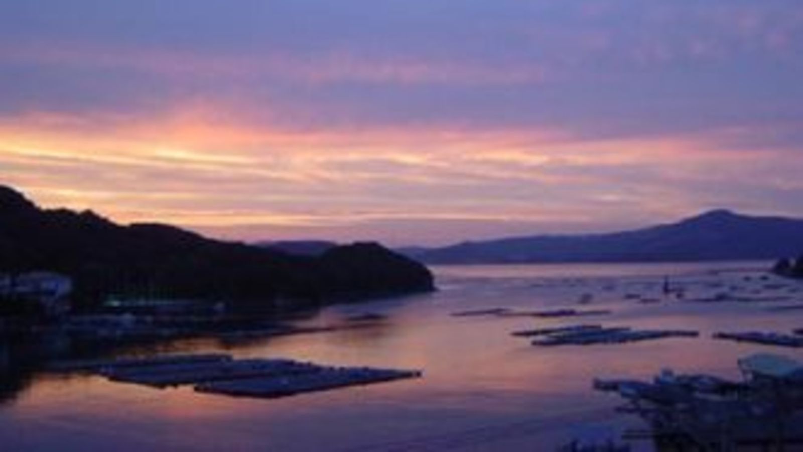 ■伊勢湾を美しく染める夕景を客室から望む