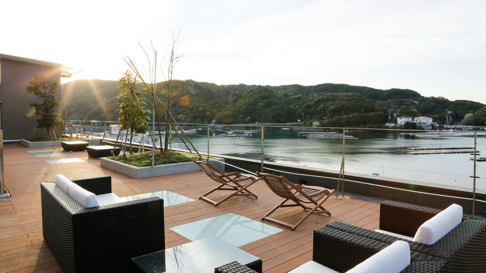 テラス「風舞台」