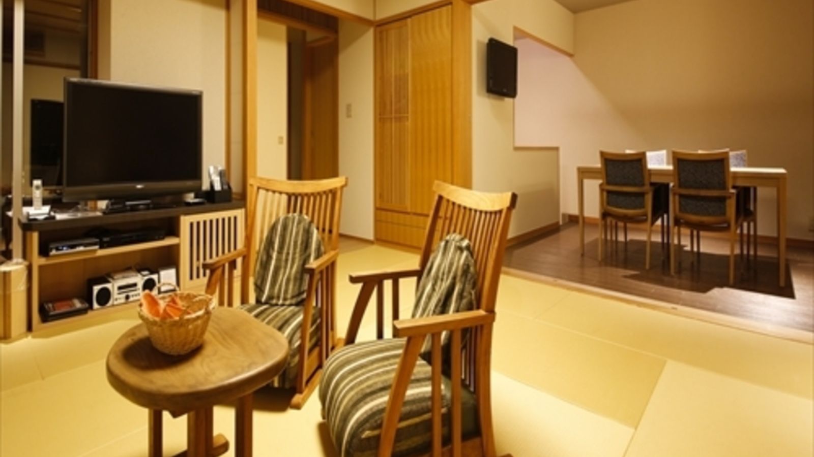 水の星　リビング　500*500