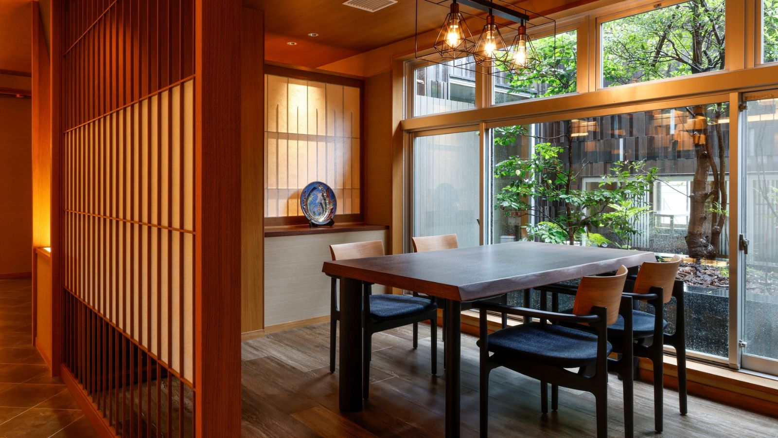 ダイニング「風姿花伝」