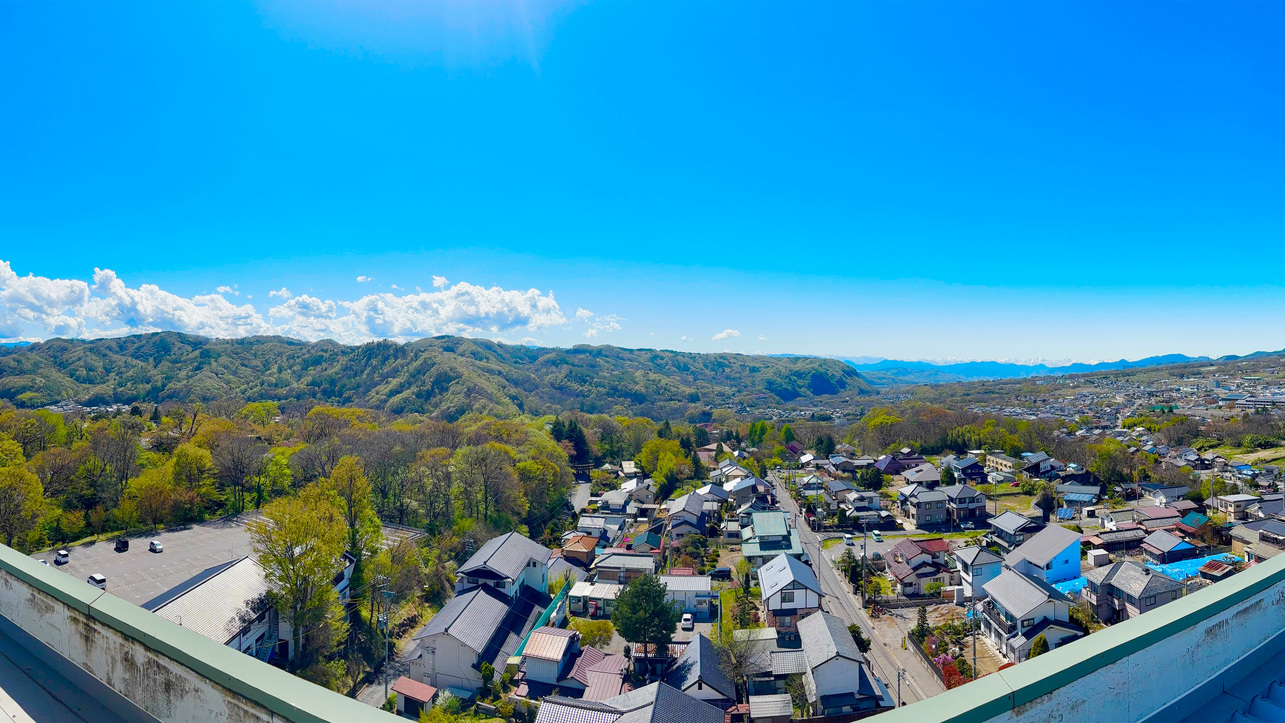 小諸の閑静な街並みを望む　眺めの良い高層階客室確約　一泊二食バイキングプラン