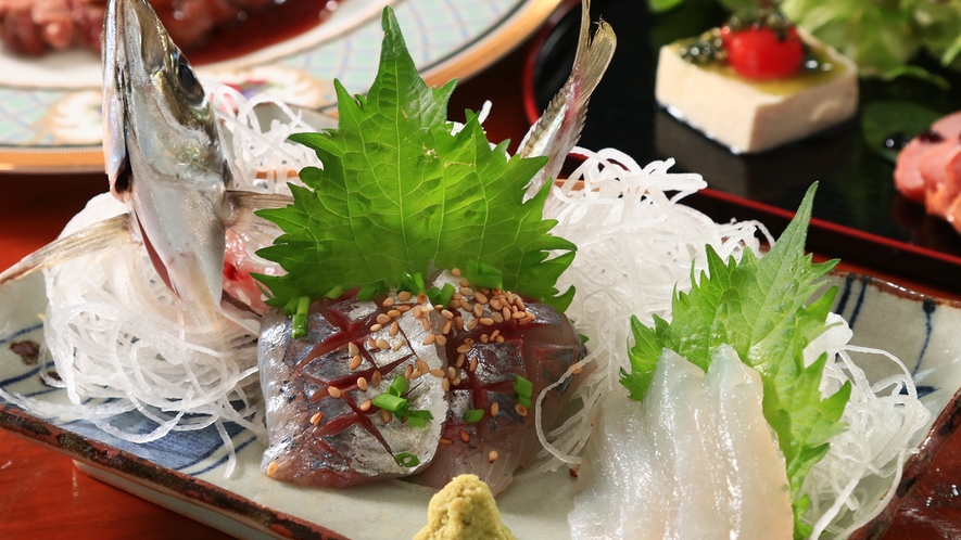 料理一例◆地魚の刺身　鯵・カワハギ
