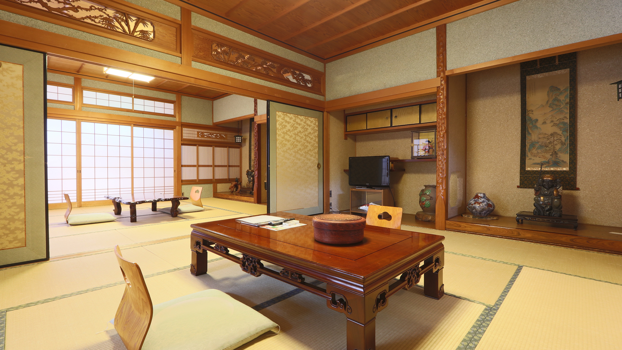 【14畳二間続きバス・トイレなし】 