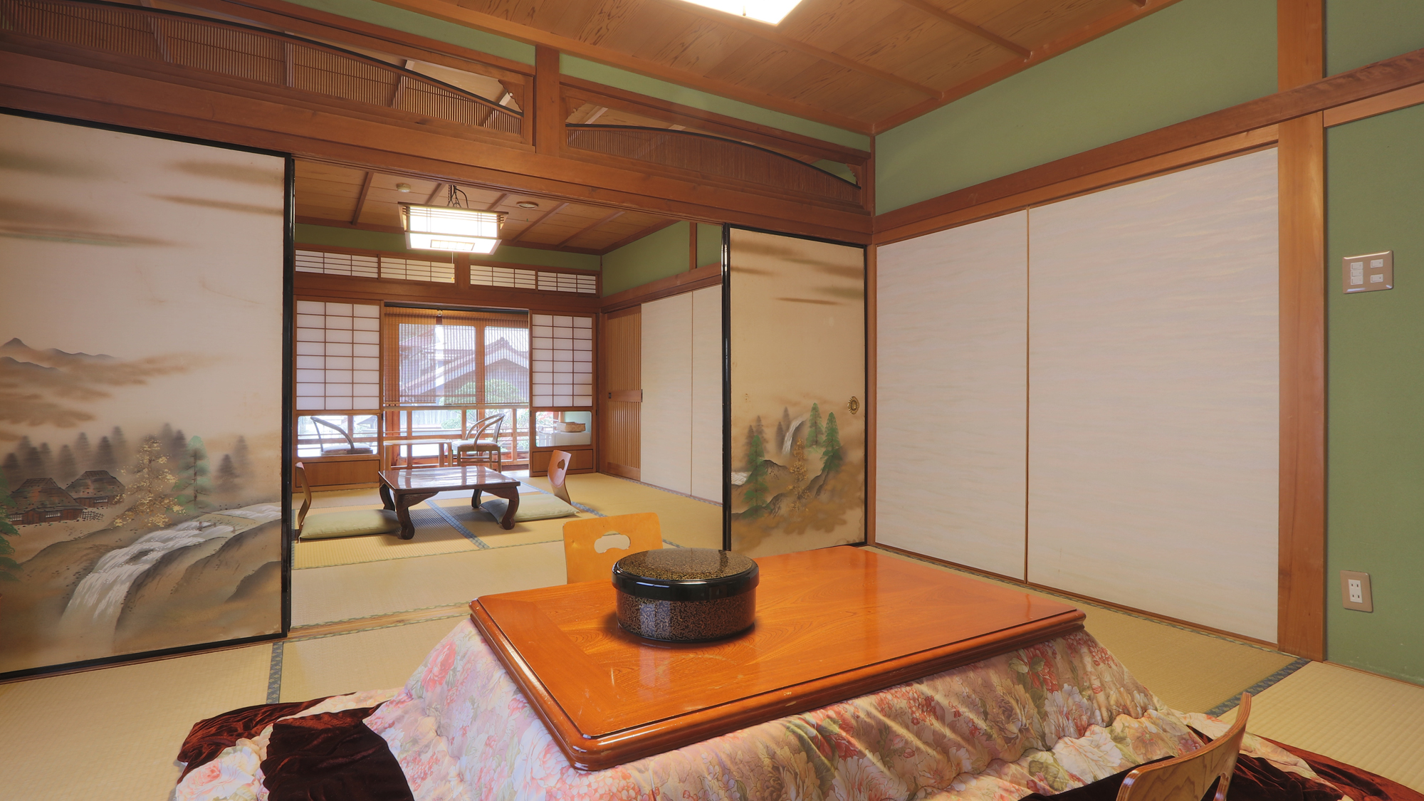 【14畳二間続きバス・トイレなし】