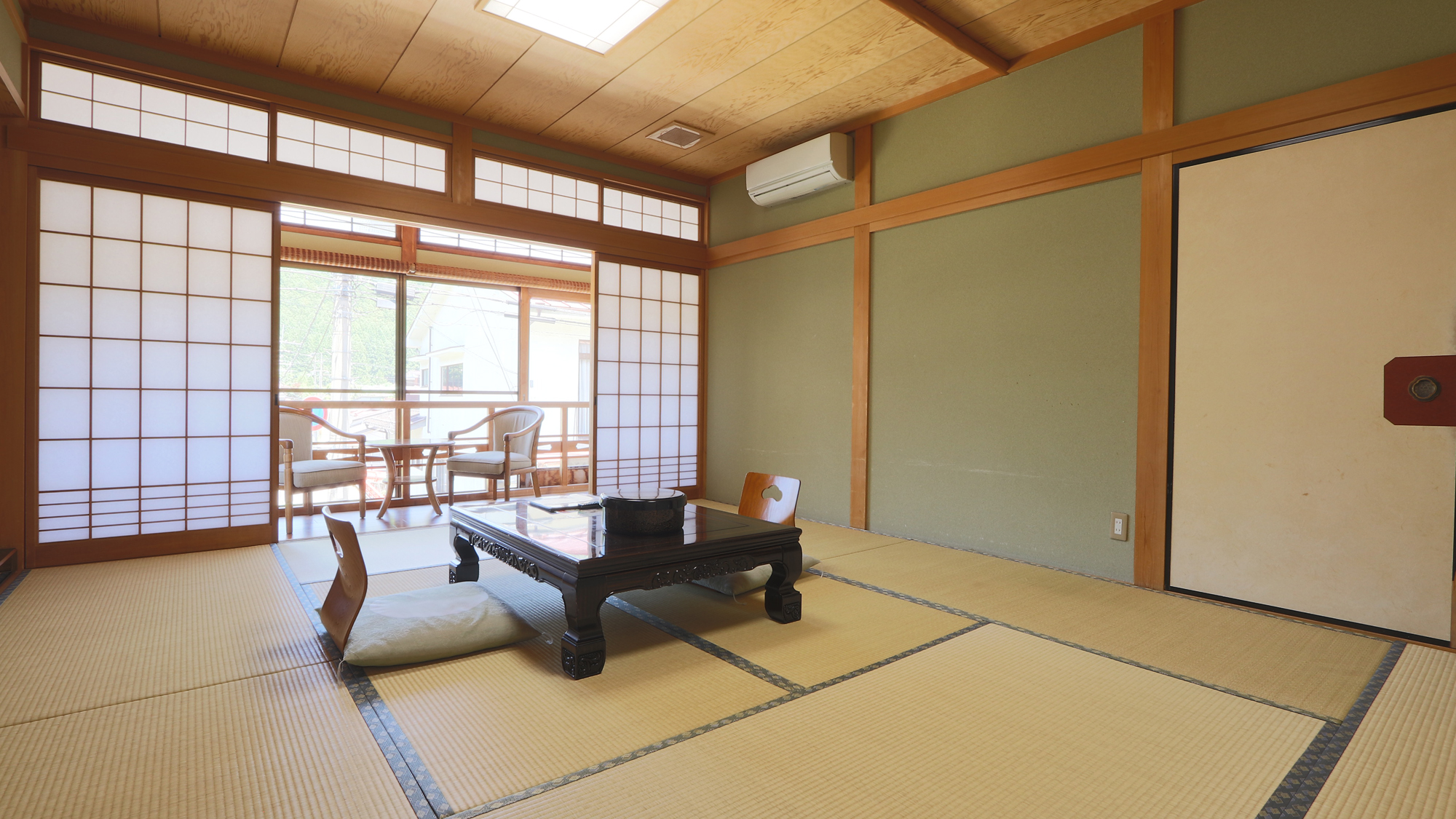 【10畳バス・トイレ付き】