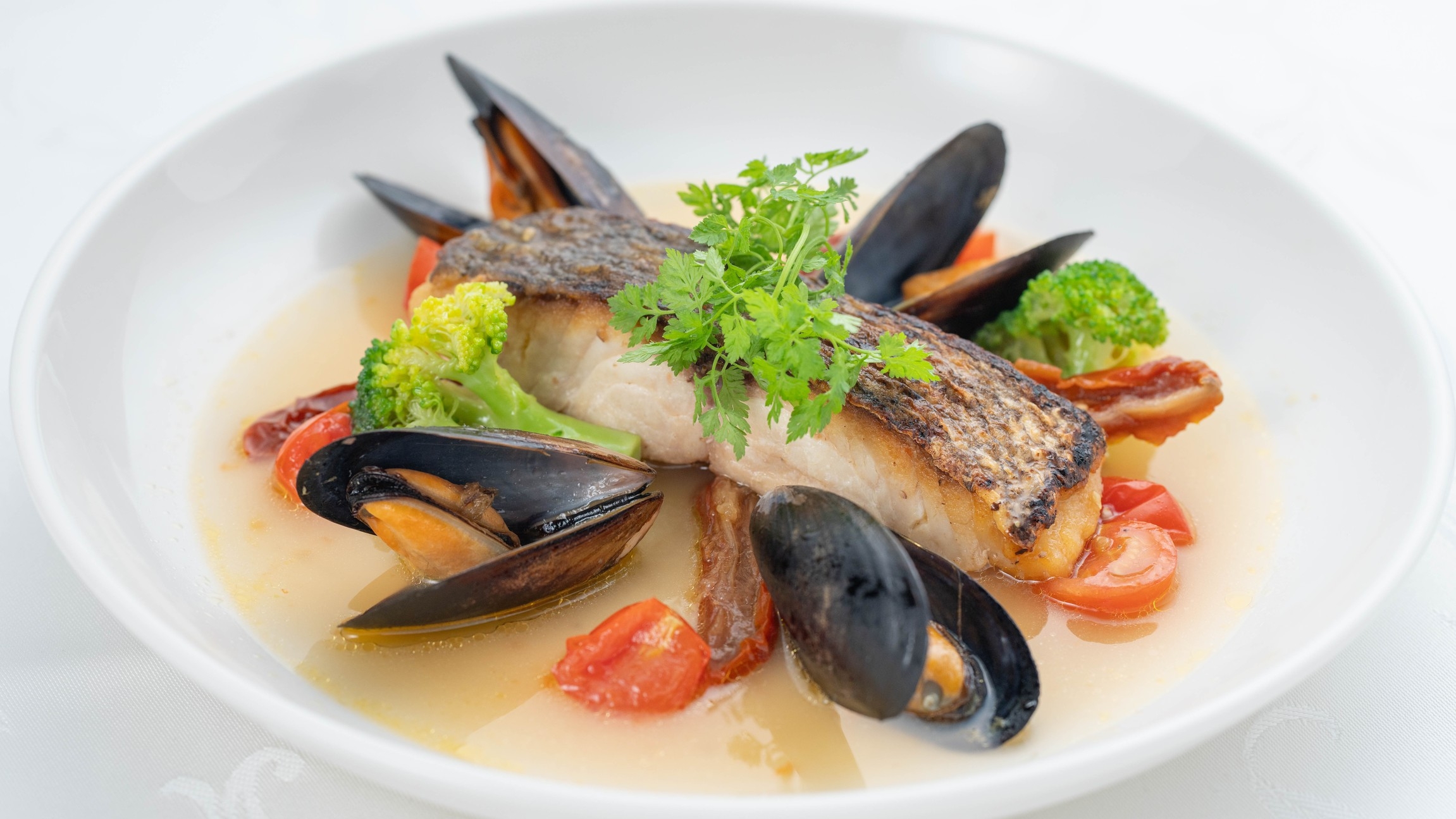 鯛のアクアパッツァディナーとクチコミ高評価の朝食付プラン