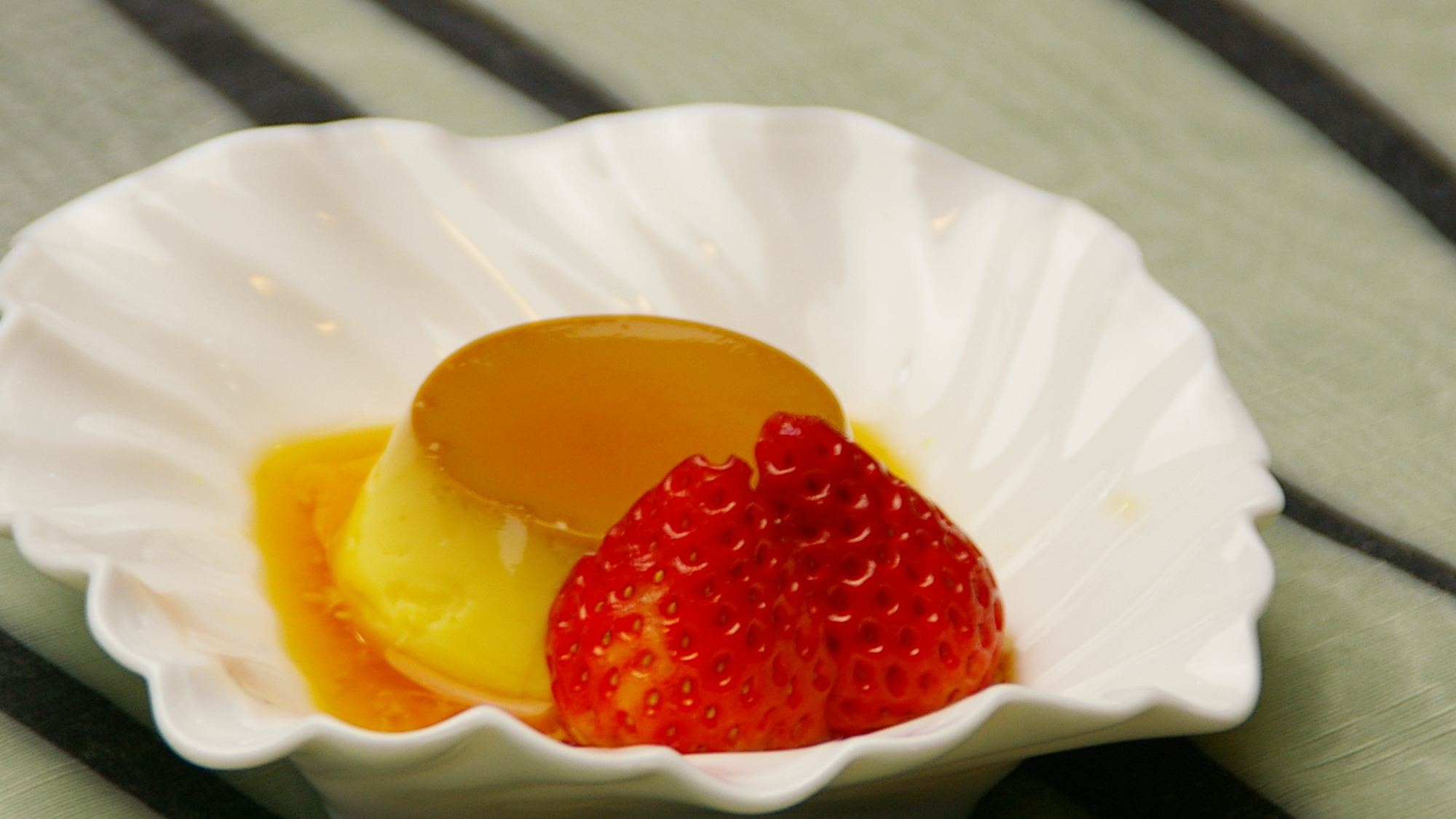 *【手作りプリン】卵で作った自家製プリンは、濃厚で美味しいと大好評です！