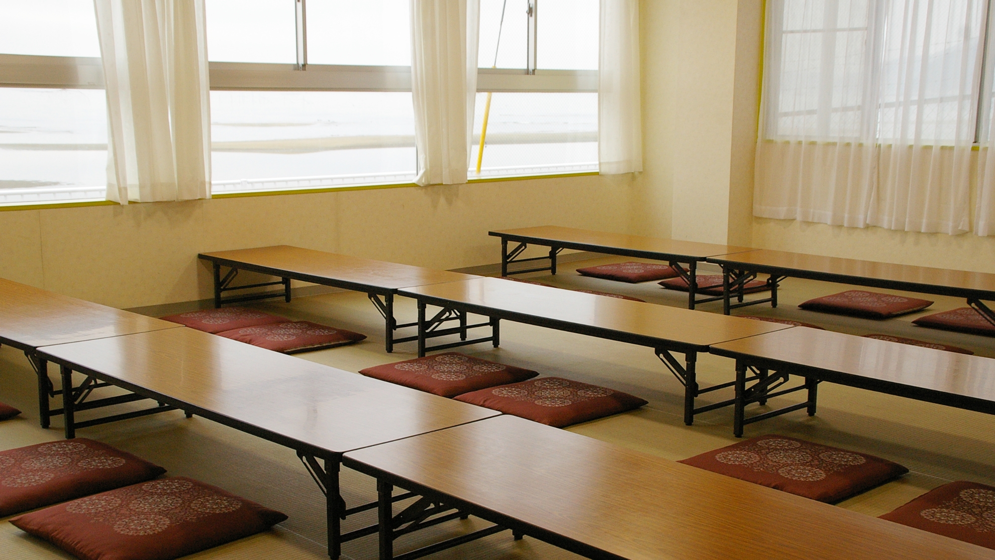 *朝食会場（広間）