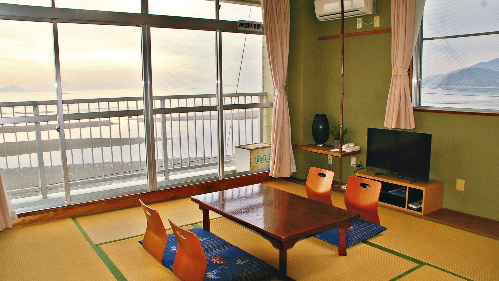 *【部屋】人気の海側のお部屋は早いもの勝ち！オーシャンビューをお楽しみ下さい。