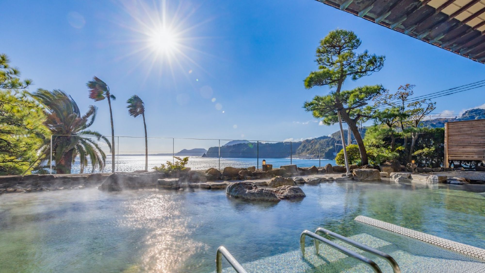 伊勢海老・鮑・金目鯛姿煮を楽しめる贅沢コース　夕食：会場おまかせ　朝食：ダイニング