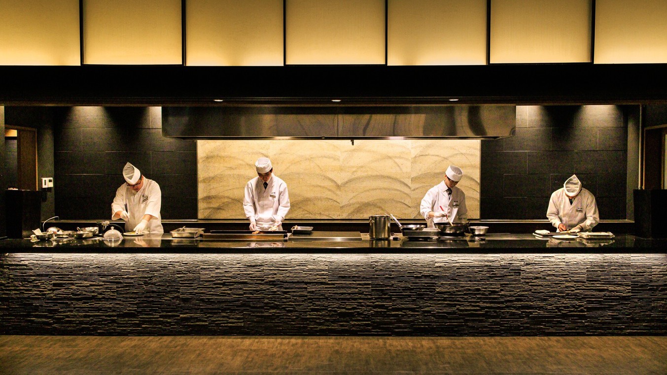 ダイニング「銀の海」ライブキッチン