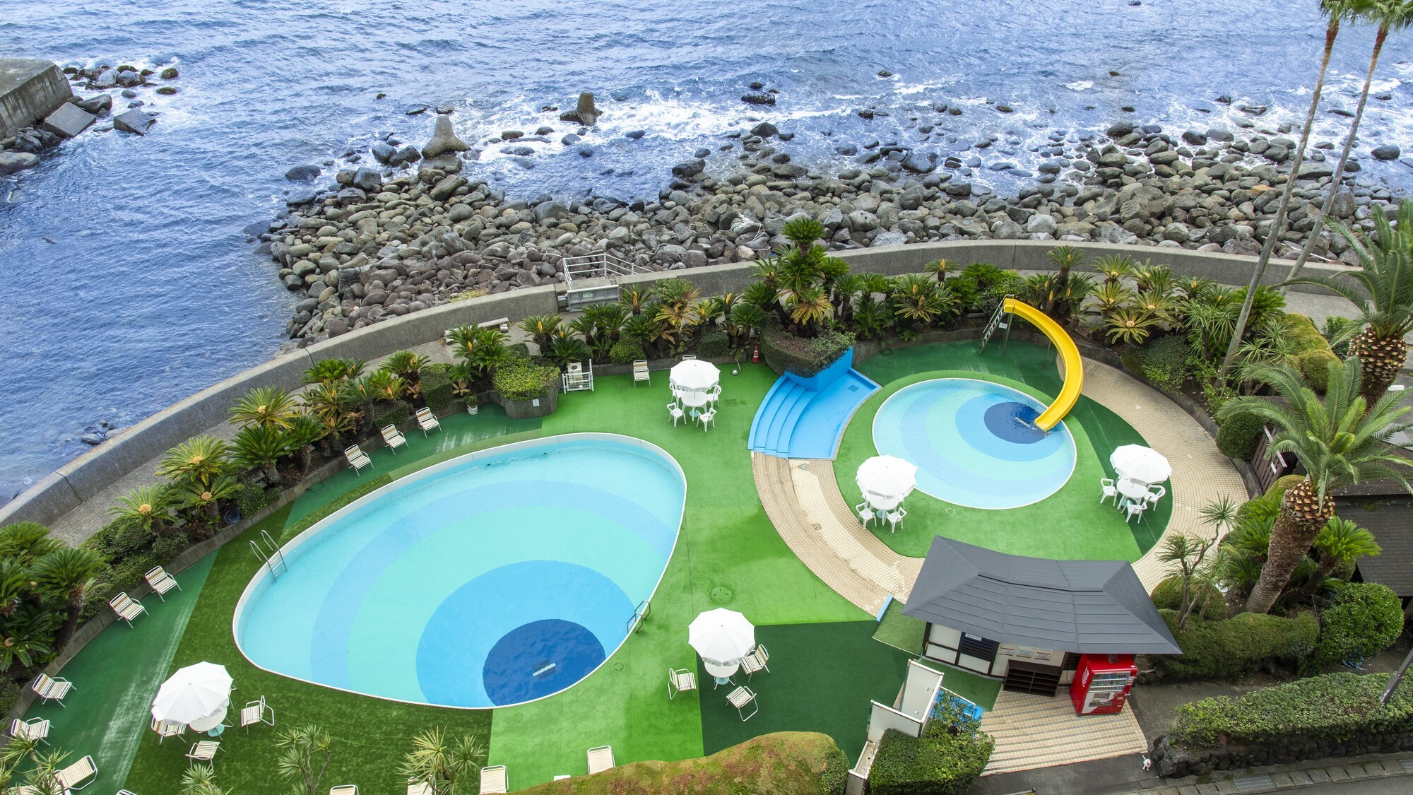 屋外プール（夏季限定）