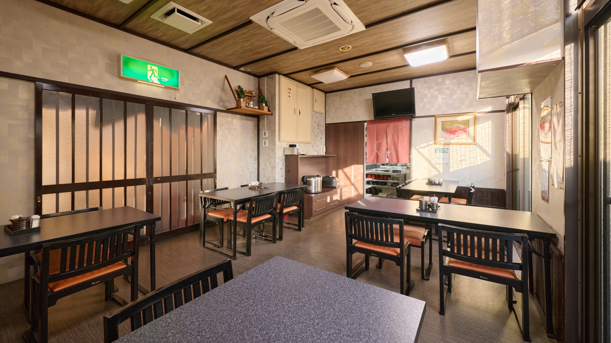 ■ちょい飲み■『名古屋めし×ビール』で居酒屋気分♪カリカリの手羽先は一口たべたらやみつき☆