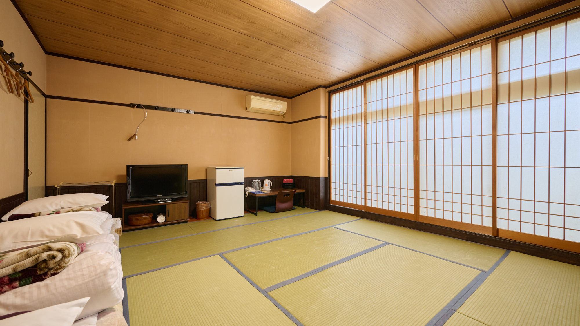 ◆【本館和陽館：和室12畳】共用バストイレ